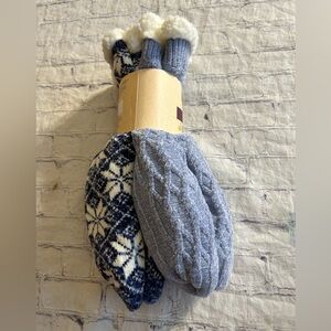 MUK LUKS COZY UP YOUR LIFE 2 PAIR PACK BLUE AND WHITE UNISEX NON-SKID GRIPPERS